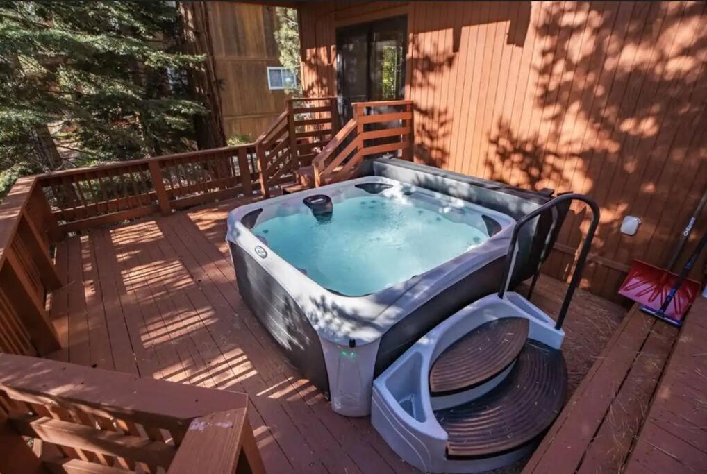 Luna Cabin - 5Br Hot Tub A/C Game Room Ev Charger Tahoe Vista Exterior photo