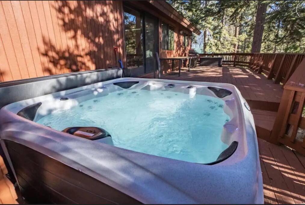 Luna Cabin - 5Br Hot Tub A/C Game Room Ev Charger Tahoe Vista Exterior photo